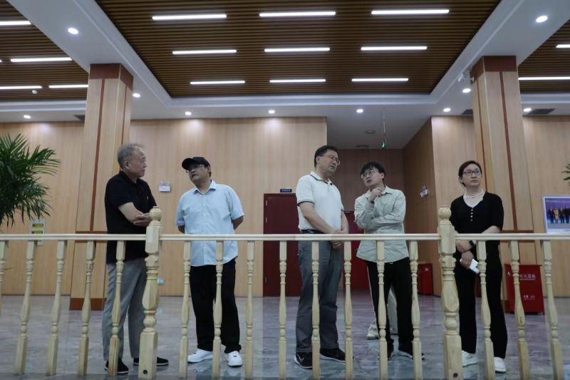 工信部產業政策與法規司原巡視員、先進制造商學院總裁四班班主任辛仁周一行到順成集團走訪